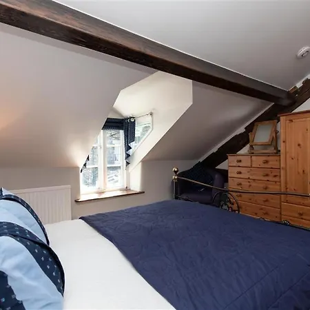 Holiday home Lowfold